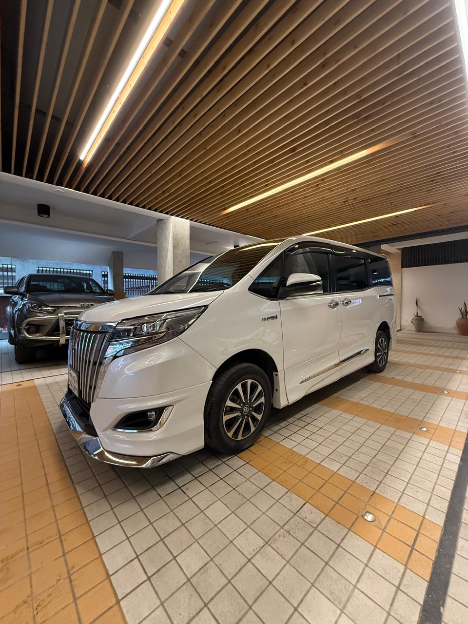 NOAH ESQUIRE Gi Premium 2018